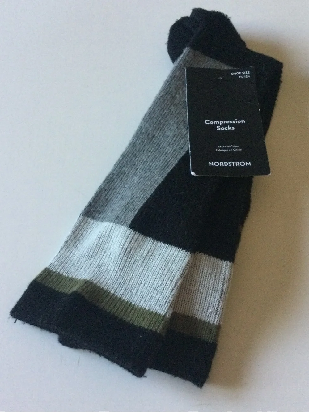 NORDSTROM MENS COMPRESSION SOCKS BLACK GRAY OS NWT